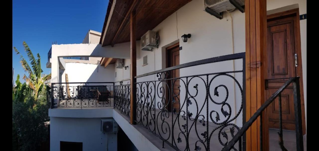 Magic Moon Guest House Famagusta  Exteriör bild