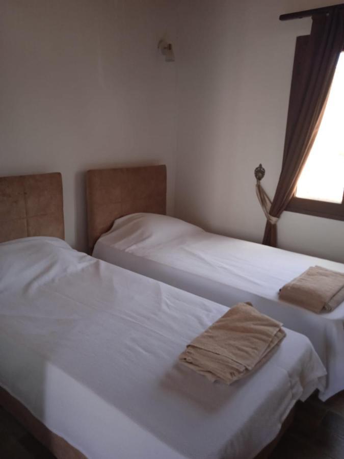 Magic Moon Guest House Famagusta  Exteriör bild