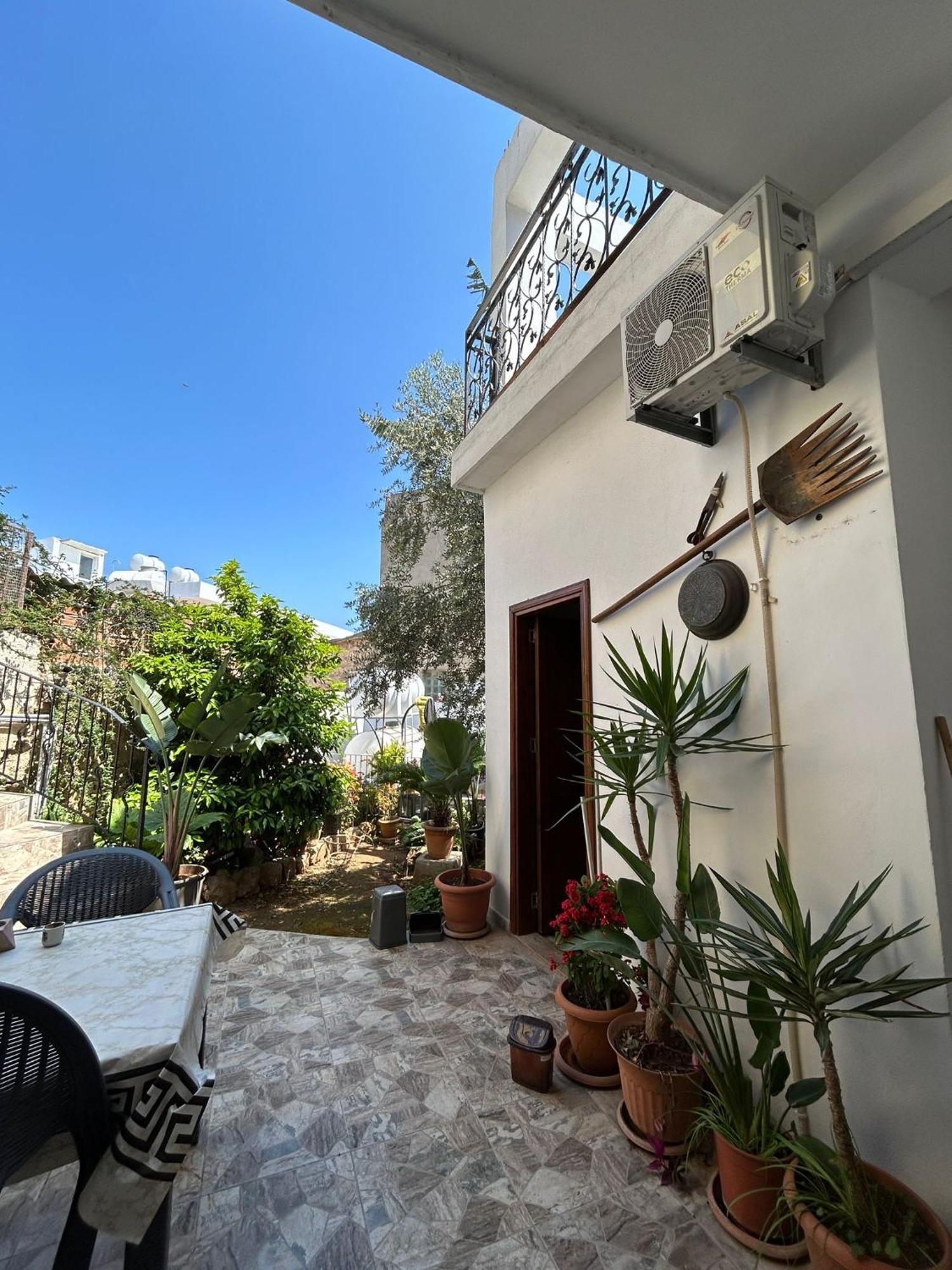 Magic Moon Guest House Famagusta  Exteriör bild