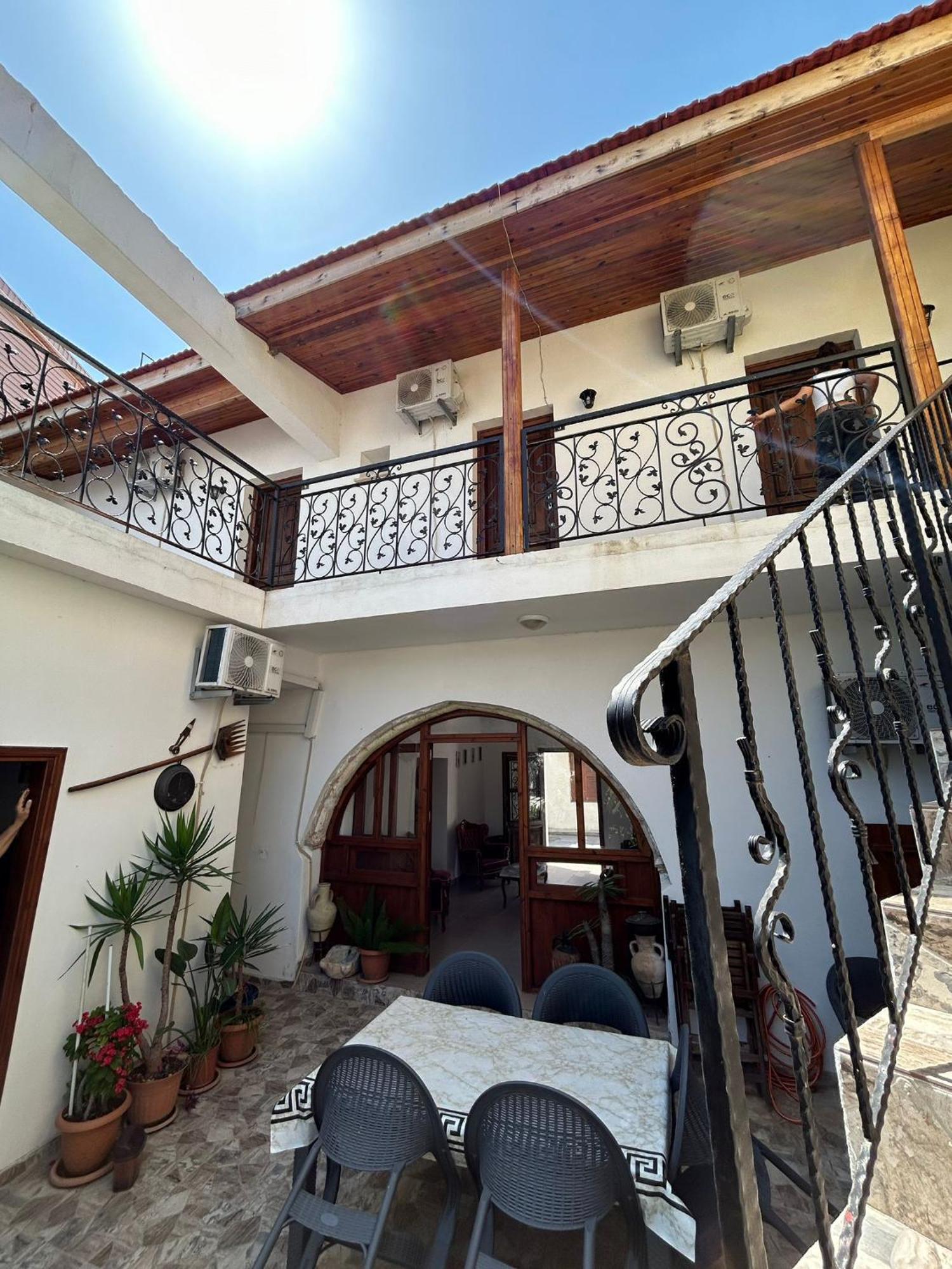 Magic Moon Guest House Famagusta  Exteriör bild