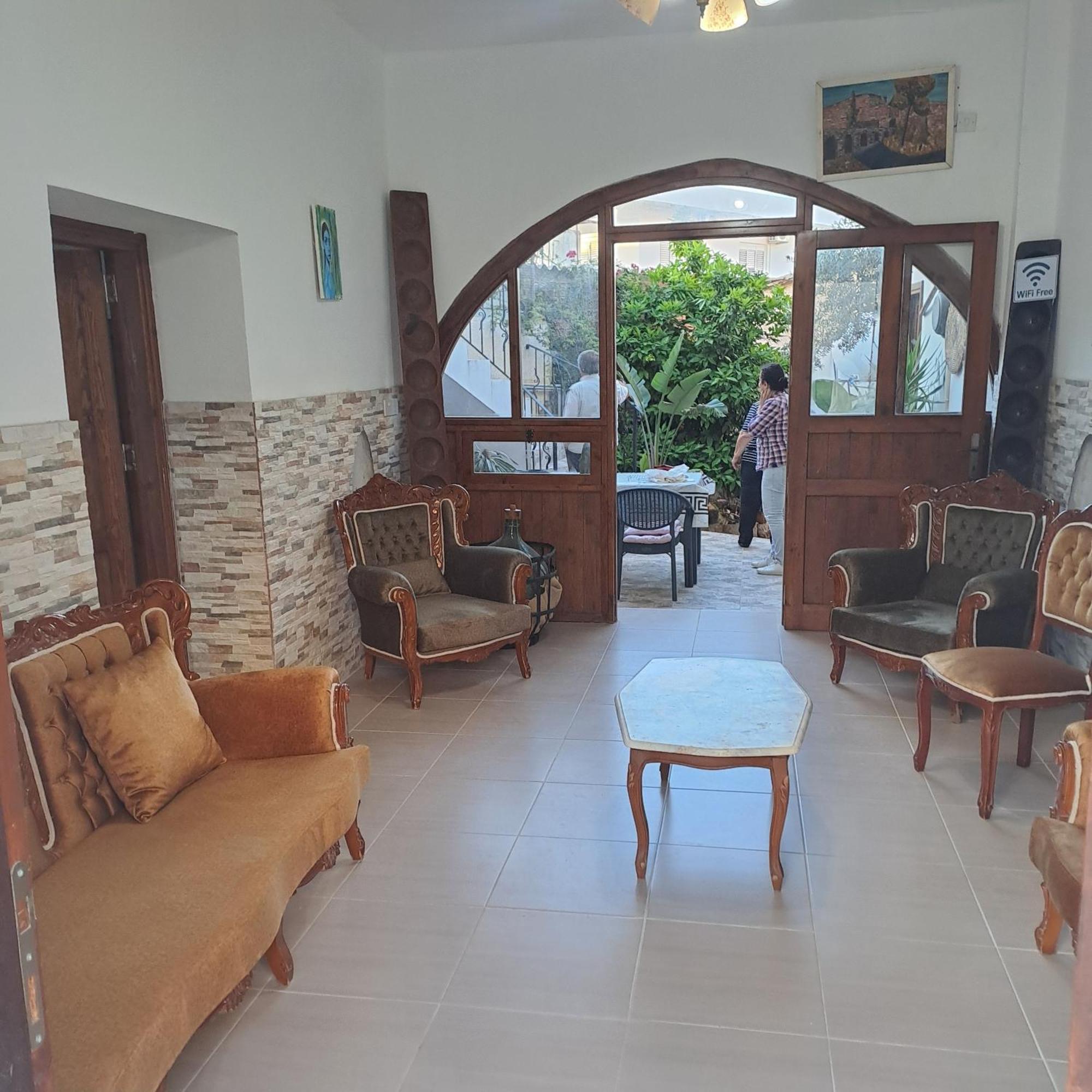 Magic Moon Guest House Famagusta  Exteriör bild